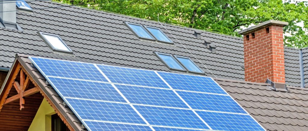 یکی ار راه کارهای طلایی صرفه جویی در مصرف انرژی استفاده از پنل های خورشیدی است.